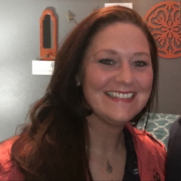 Meet your Posher, Lisa “AlwaysBeGrateful” - Picture 5 of 8